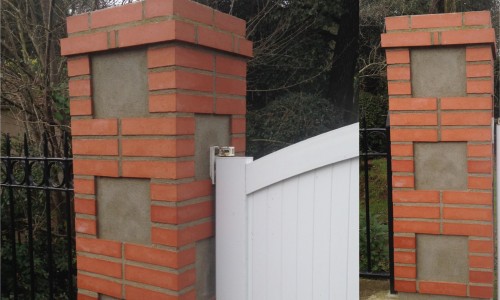 pilier briquette rouge